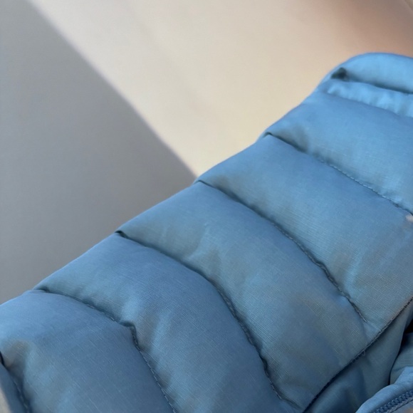 Patagonia Baby Blue Puffer Vest Size: Medium 85% Goosedown 15% goose feathers - Picture 6 of 8